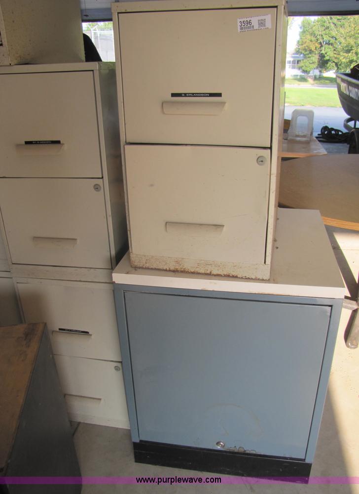 image for item 3596 Assorted cabinets