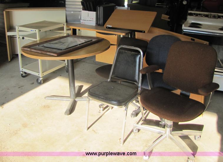 image for item 3598 Assorted office furniture