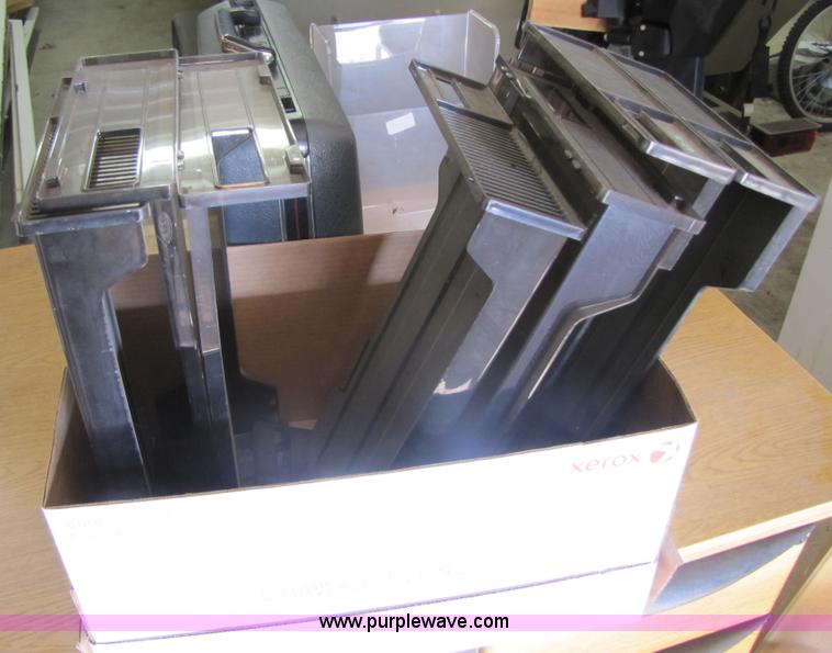 image for item 3598 Assorted office furniture