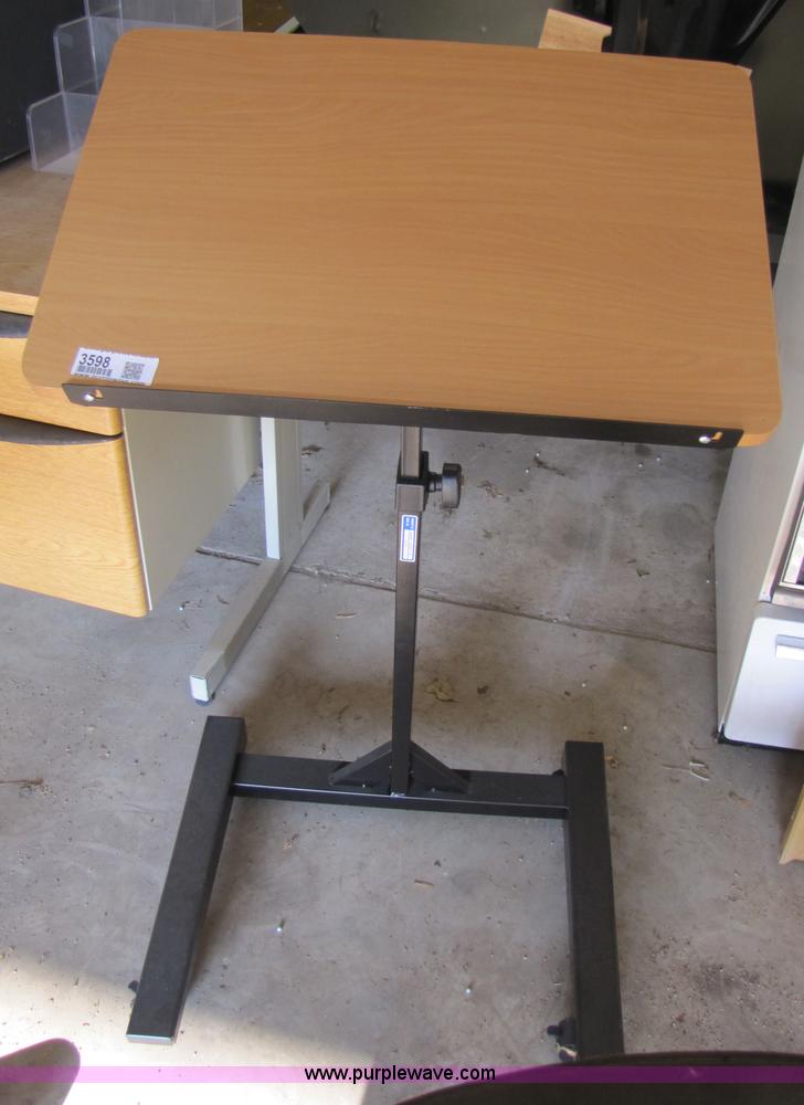 image for item 3598 Assorted office furniture