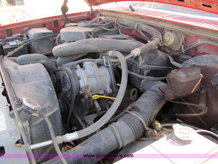 image for item 3609 1986 Ford F150 pickup truck