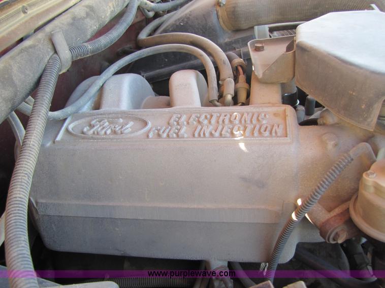 image for item 3609 1986 Ford F150 pickup truck