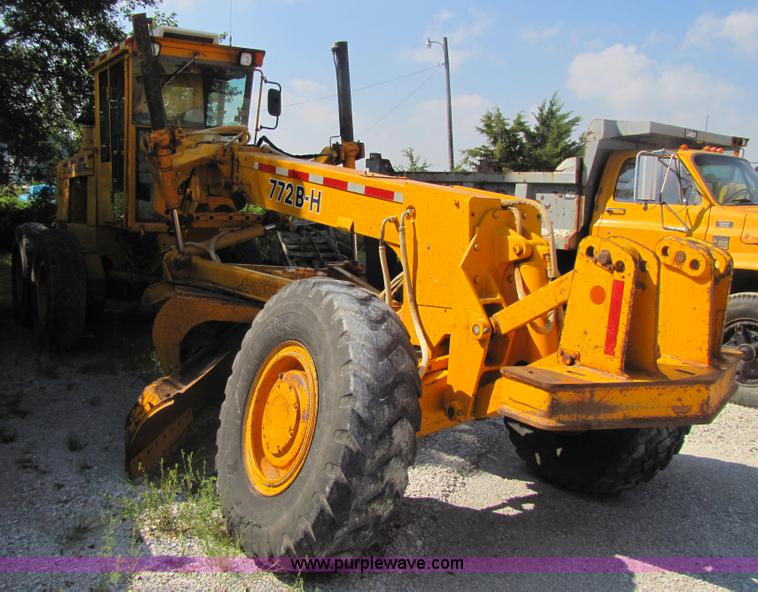 image for item 3610 1988 John Deere 772 B-H articulating motor grader