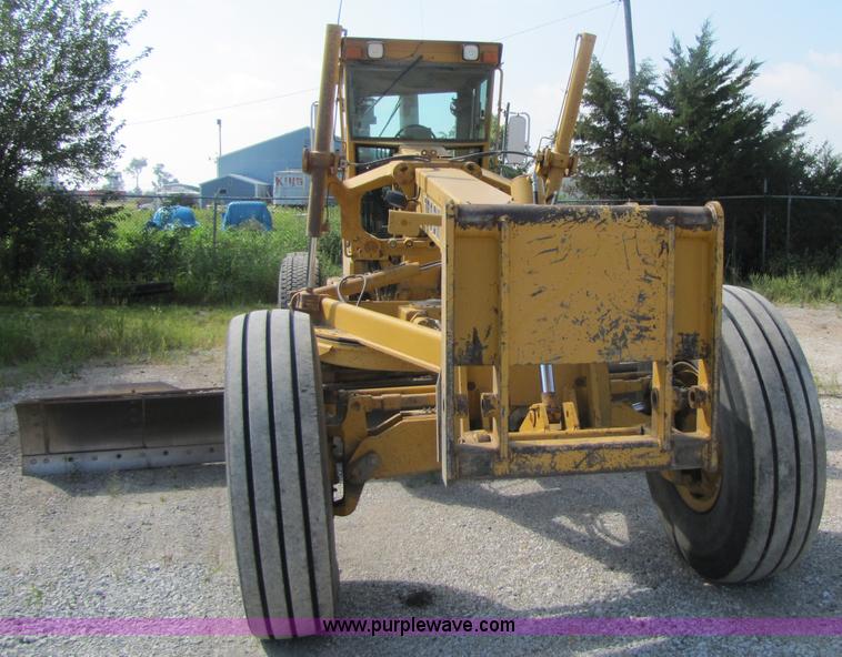 image for item 3610 1988 John Deere 772 B-H articulating motor grader