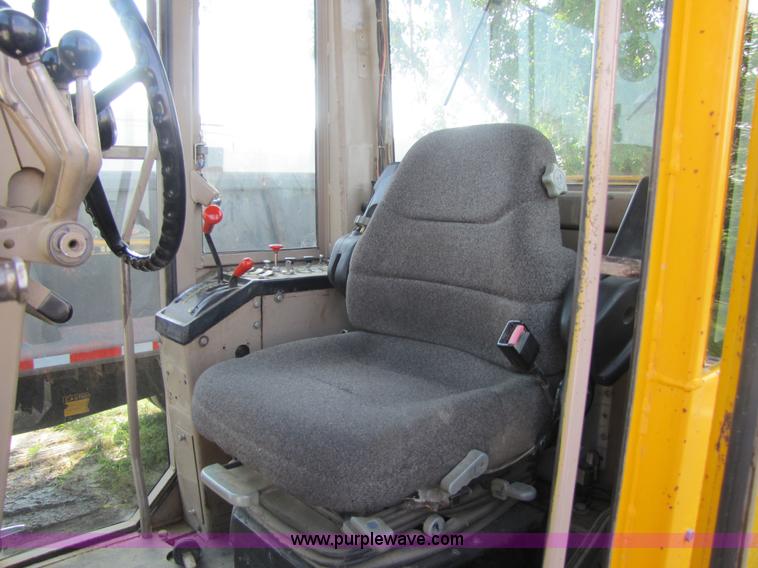 image for item 3610 1988 John Deere 772 B-H articulating motor grader