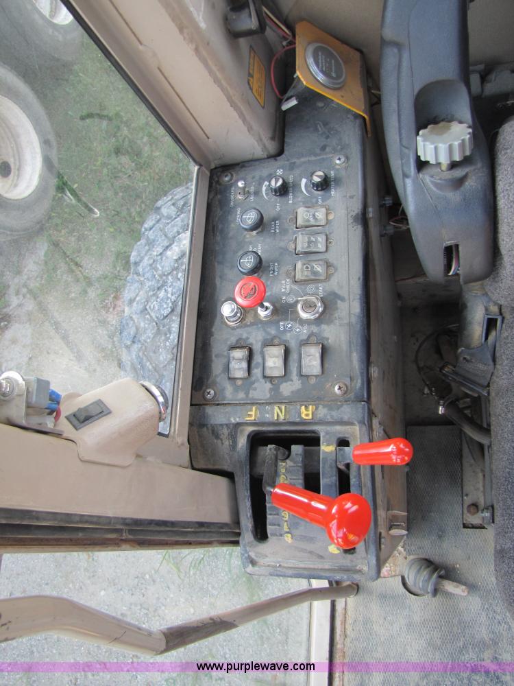 image for item 3610 1988 John Deere 772 B-H articulating motor grader