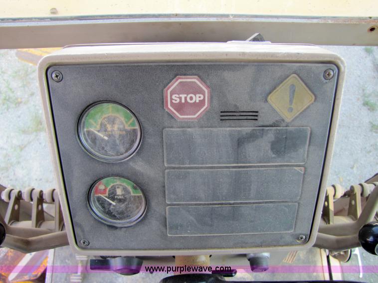 image for item 3610 1988 John Deere 772 B-H articulating motor grader