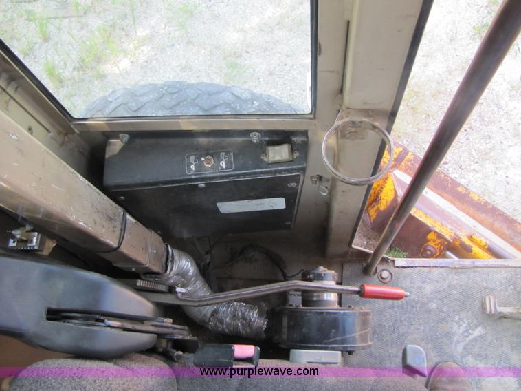 image for item 3610 1988 John Deere 772 B-H articulating motor grader