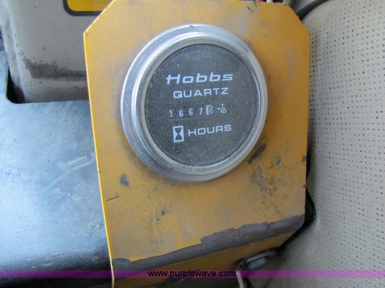 image for item 3610 1988 John Deere 772 B-H articulating motor grader