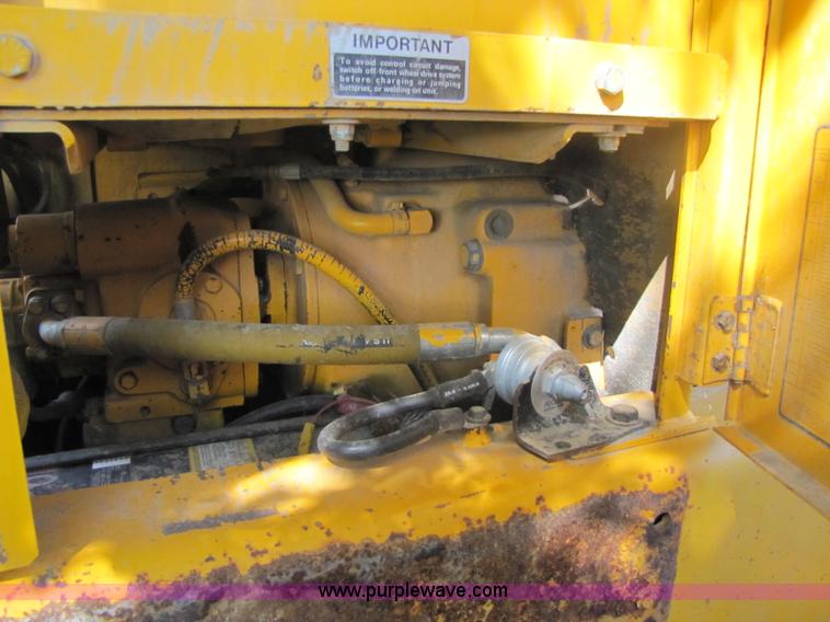 image for item 3610 1988 John Deere 772 B-H articulating motor grader