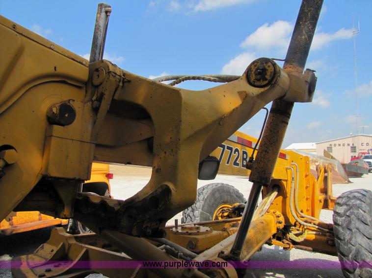 image for item 3610 1988 John Deere 772 B-H articulating motor grader