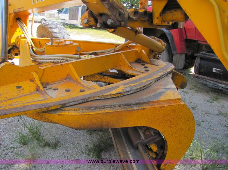 image for item 3610 1988 John Deere 772 B-H articulating motor grader