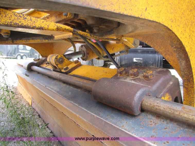 image for item 3610 1988 John Deere 772 B-H articulating motor grader