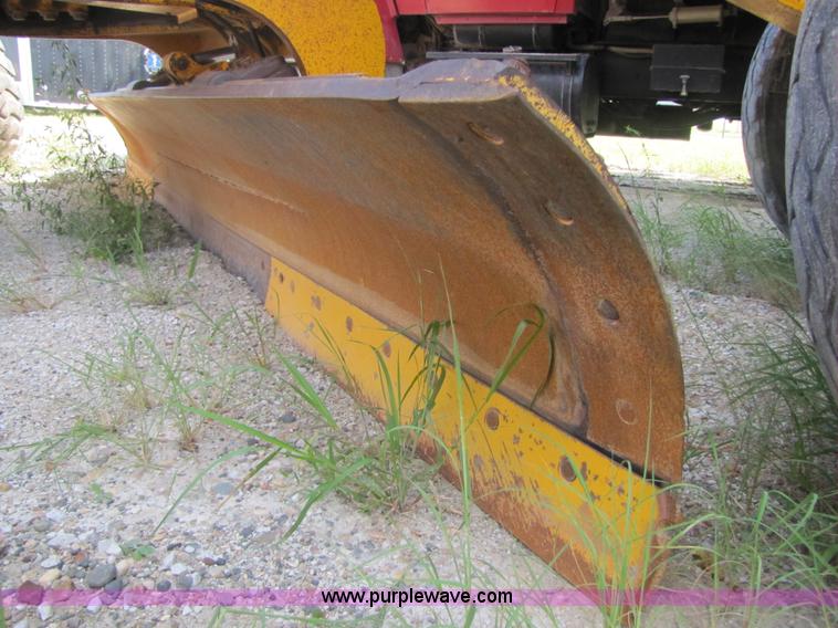 image for item 3610 1988 John Deere 772 B-H articulating motor grader