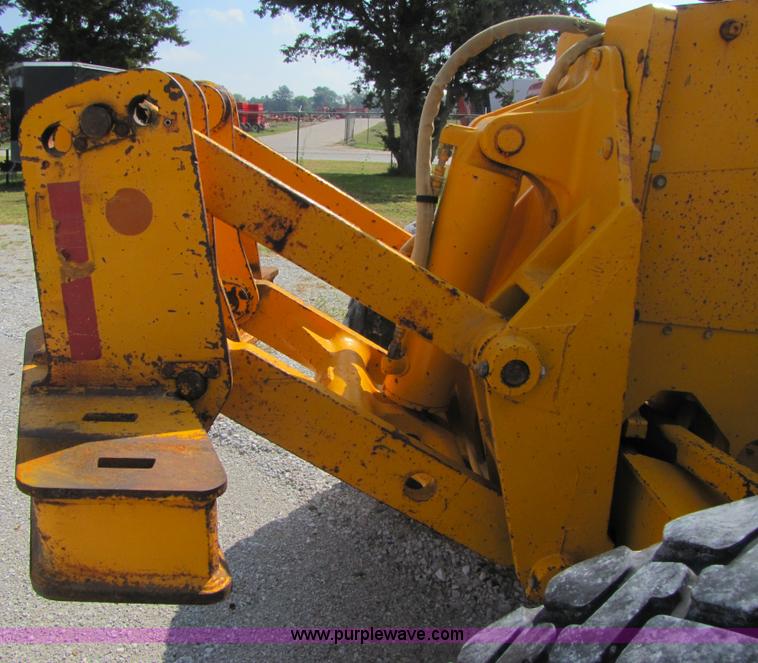 image for item 3610 1988 John Deere 772 B-H articulating motor grader