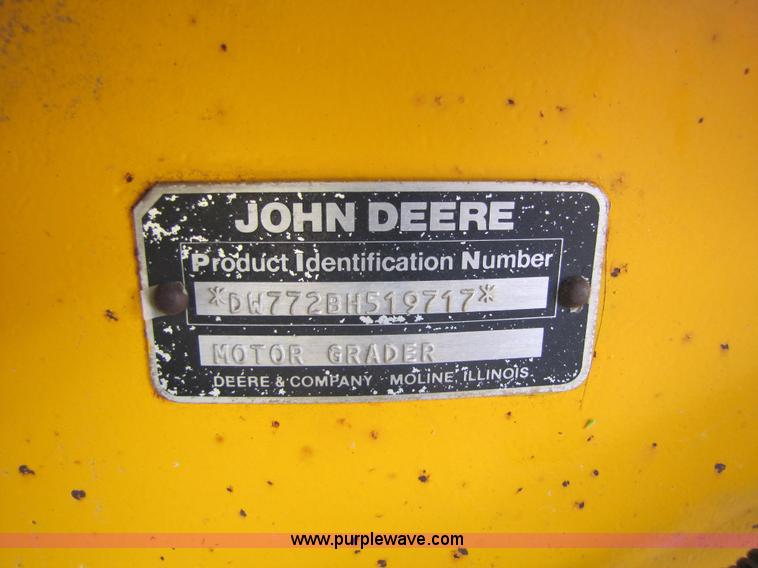 image for item 3610 1988 John Deere 772 B-H articulating motor grader
