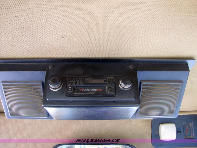 image for item 3611 1997 John Deere 770BH motor grader