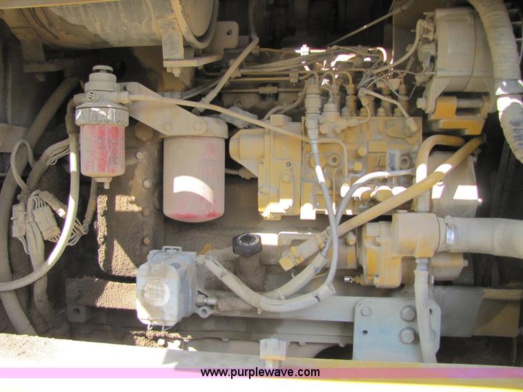 image for item 3611 1997 John Deere 770BH motor grader