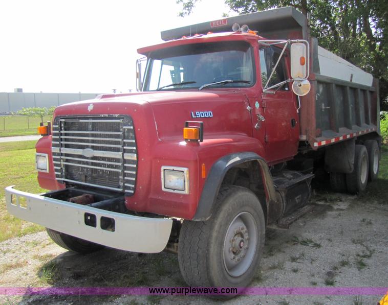 image for item 3613 1992 Ford Conventional LT9000 dump truck