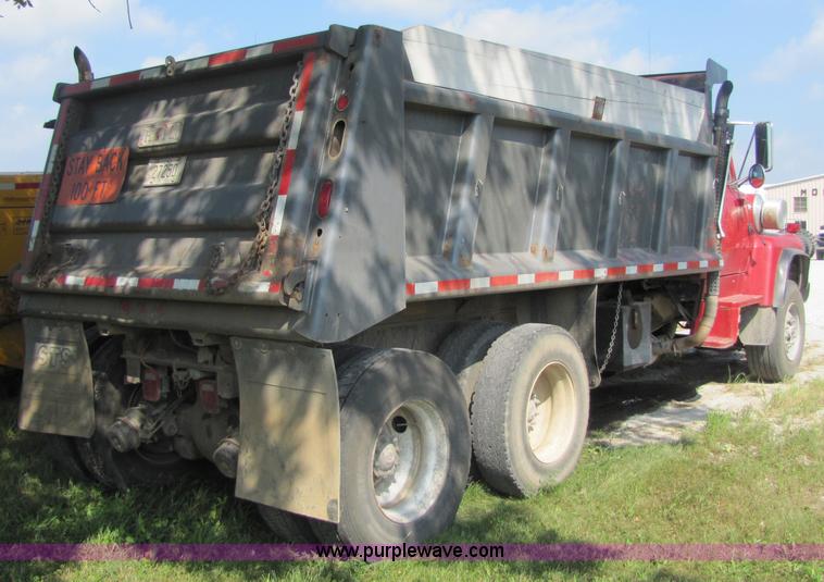image for item 3613 1992 Ford Conventional LT9000 dump truck