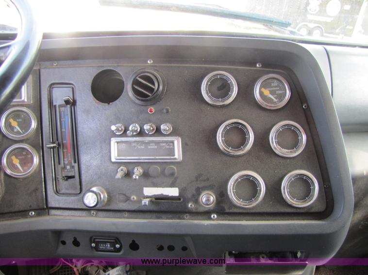 image for item 3613 1992 Ford Conventional LT9000 dump truck