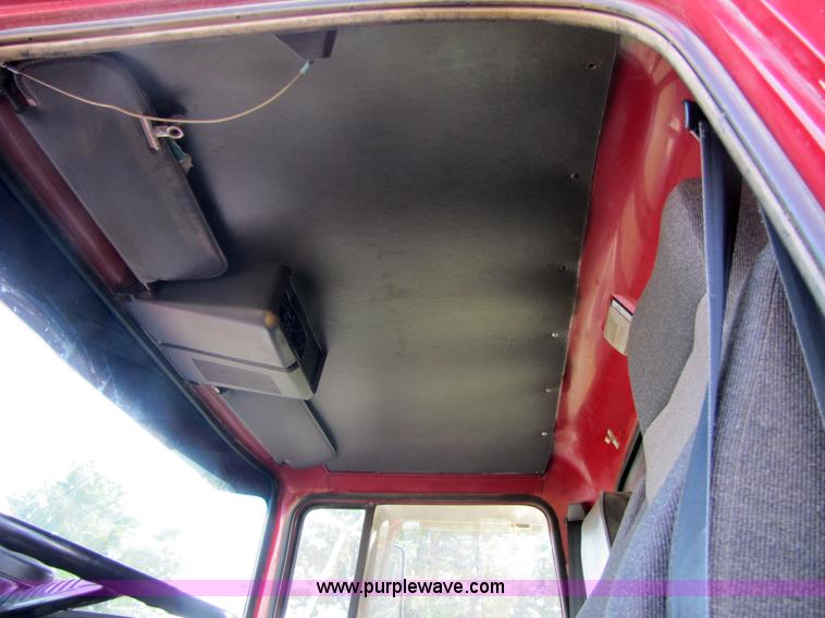 image for item 3613 1992 Ford Conventional LT9000 dump truck