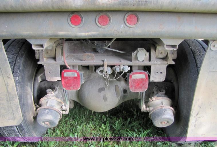 image for item 3613 1992 Ford Conventional LT9000 dump truck