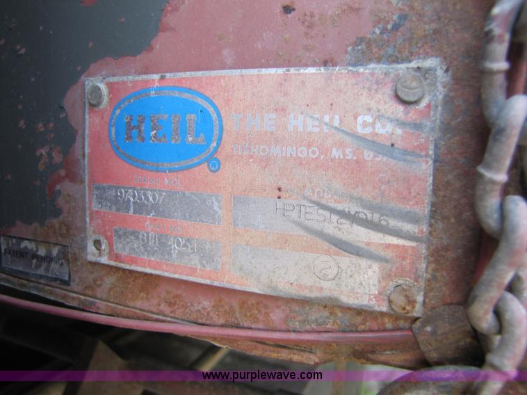 image for item 3613 1992 Ford Conventional LT9000 dump truck