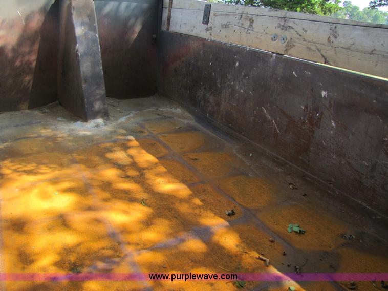 image for item 3613 1992 Ford Conventional LT9000 dump truck