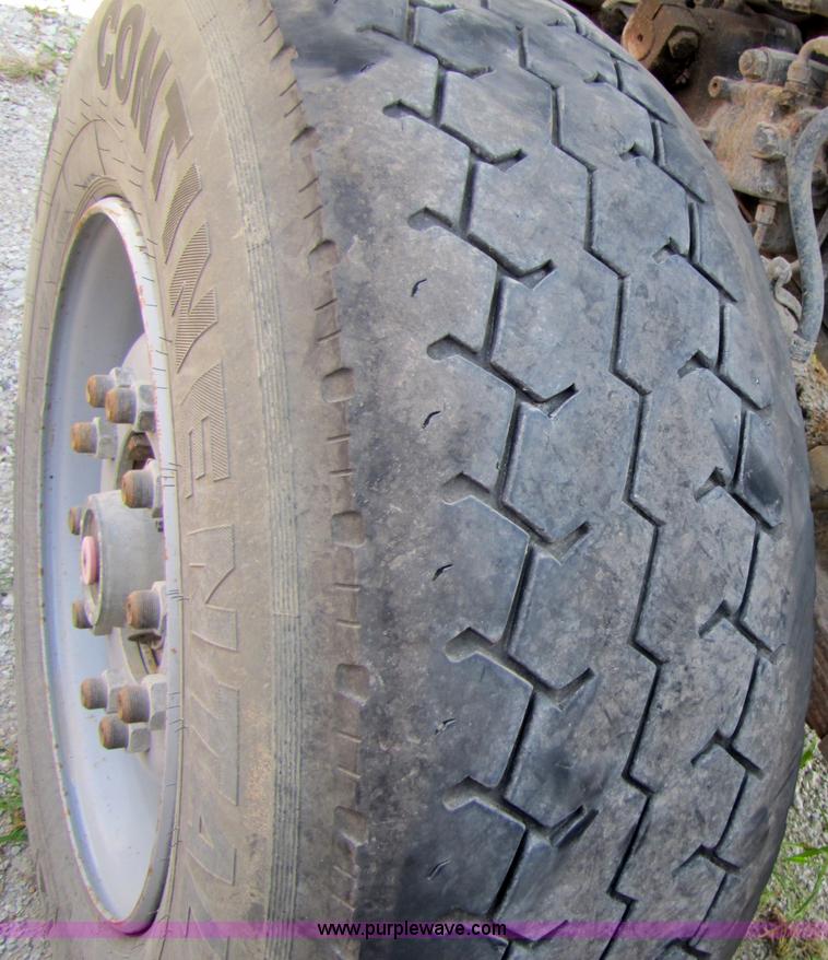 image for item 3613 1992 Ford Conventional LT9000 dump truck