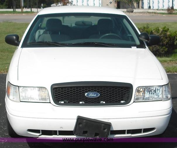 image for item 3619 2003 Ford Crown Victoria