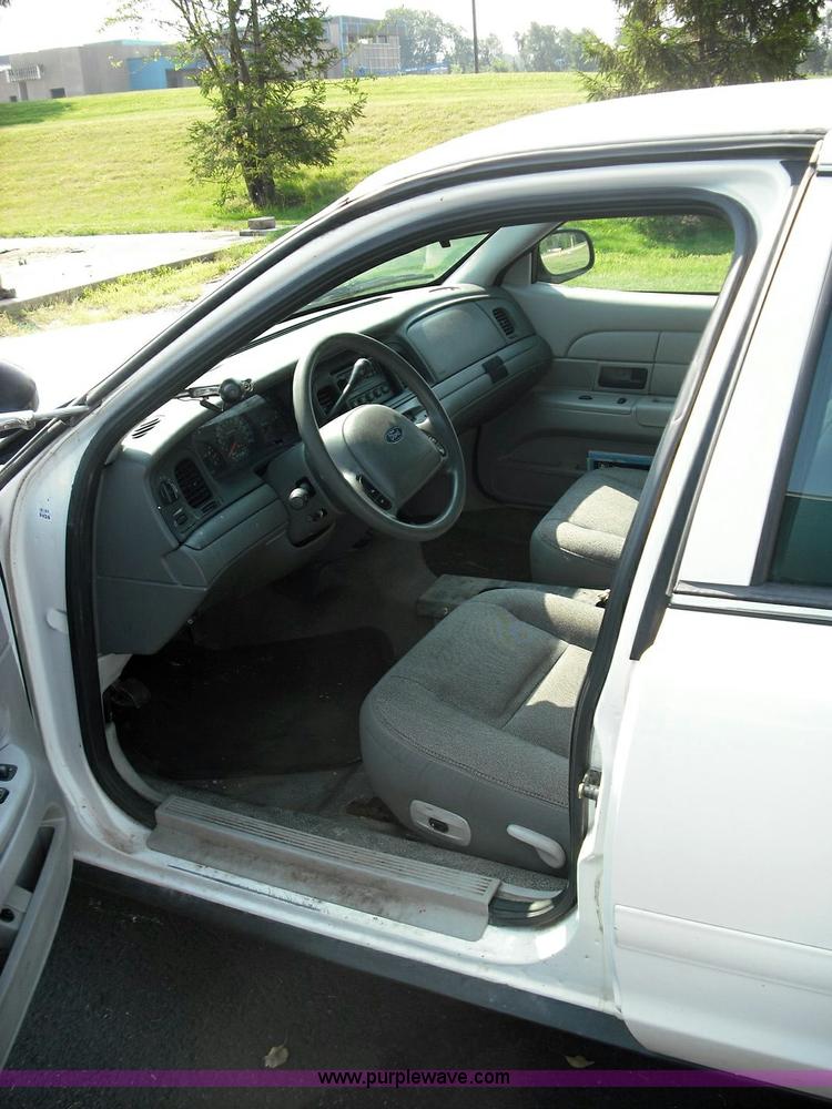 image for item 3619 2003 Ford Crown Victoria