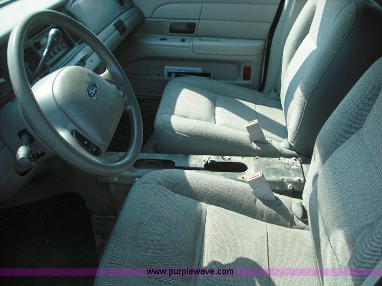 image for item 3619 2003 Ford Crown Victoria