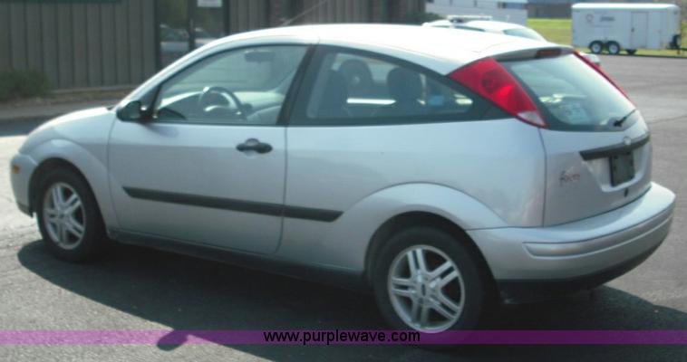 image for item 3620 2000 Ford Focus ZX3