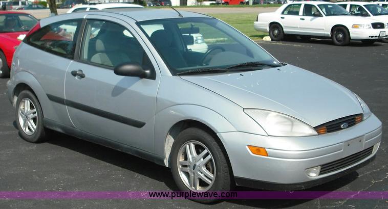 image for item 3620 2000 Ford Focus ZX3