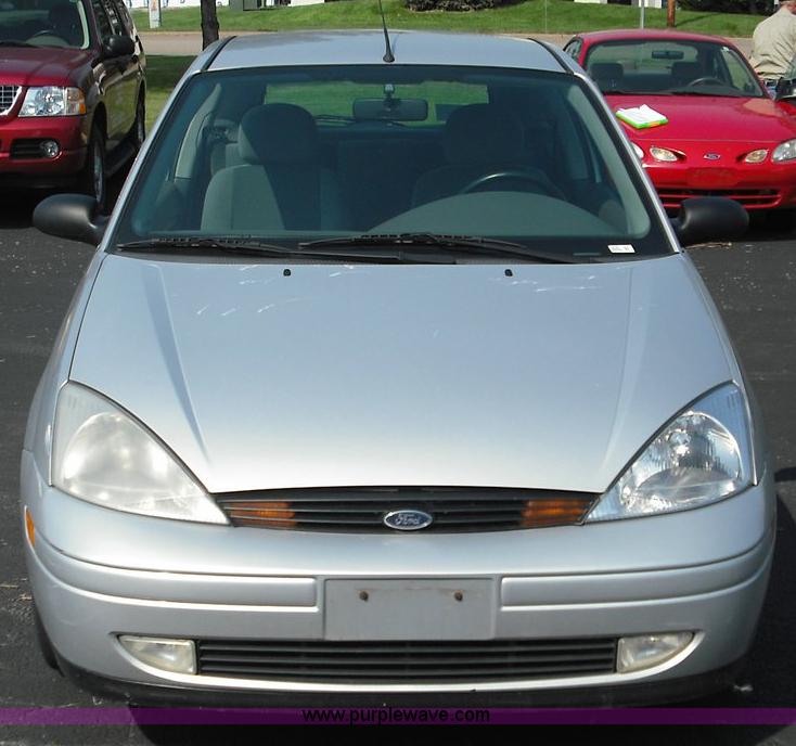 image for item 3620 2000 Ford Focus ZX3