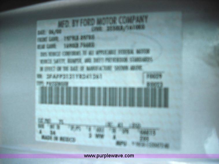 image for item 3620 2000 Ford Focus ZX3