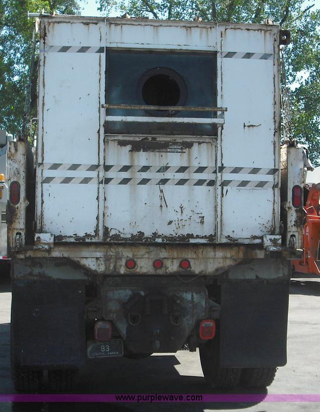 image for item 3628 2000 GMC C7500 dump truck