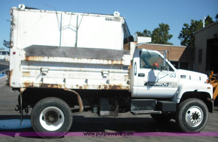 image for item 3628 2000 GMC C7500 dump truck