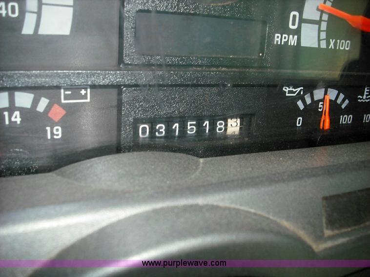 image for item 3628 2000 GMC C7500 dump truck