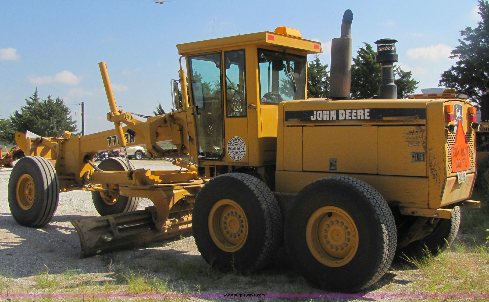 1997 John Deere 770BH motor grader in Onawa, IA Item 3611 sold
