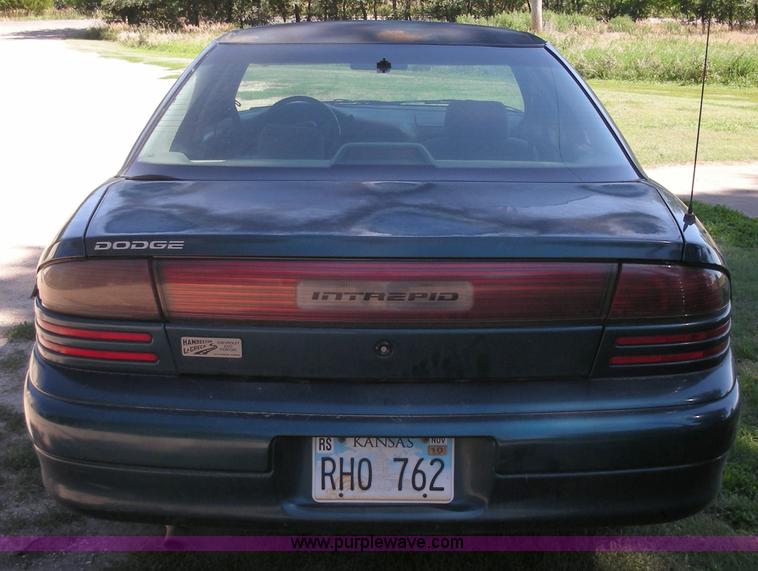 image for item 1000 1997 Dodge Intrepid
