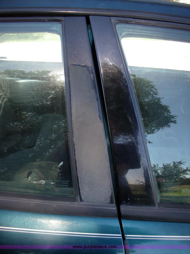 image for item 1000 1997 Dodge Intrepid