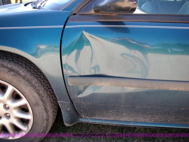 image for item 1000 1997 Dodge Intrepid