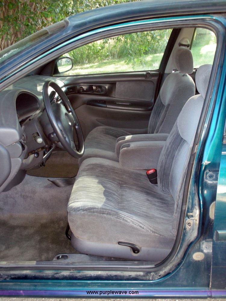 image for item 1000 1997 Dodge Intrepid