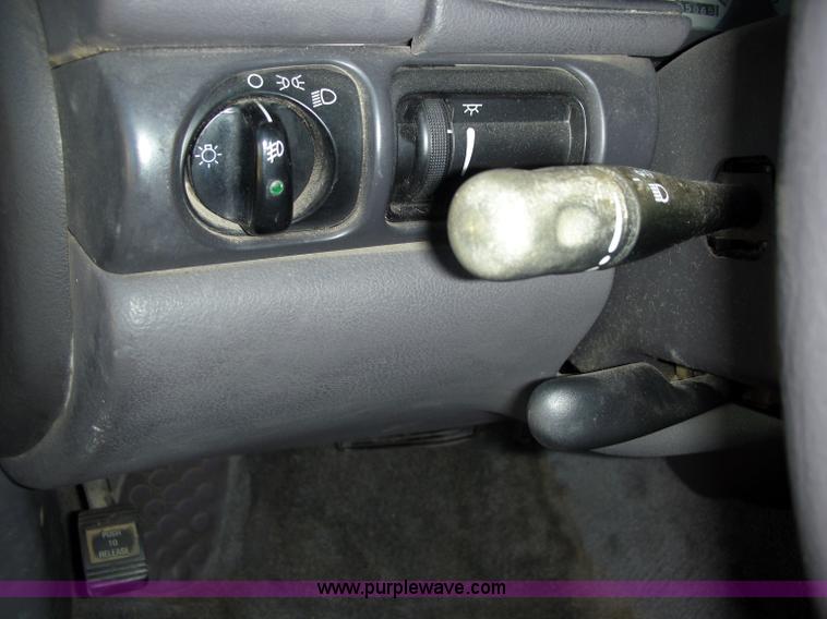 image for item 1000 1997 Dodge Intrepid