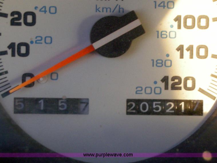 image for item 1000 1997 Dodge Intrepid