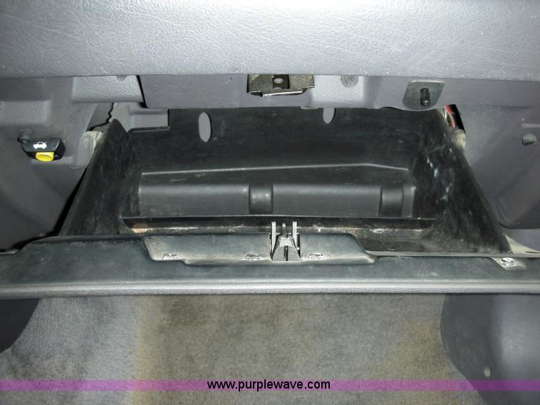 image for item 1000 1997 Dodge Intrepid