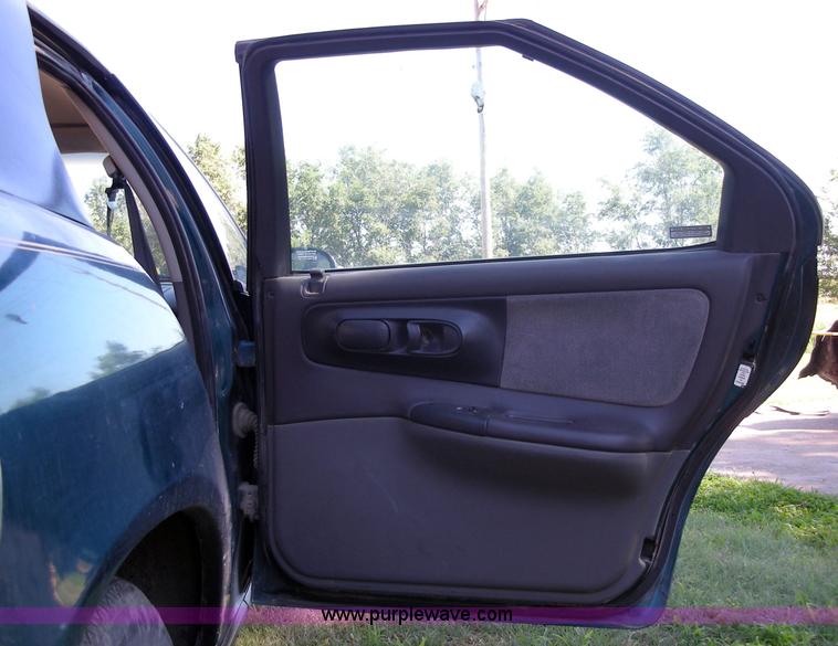 image for item 1000 1997 Dodge Intrepid