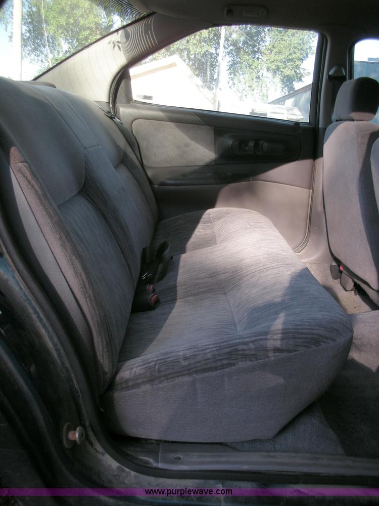 image for item 1000 1997 Dodge Intrepid